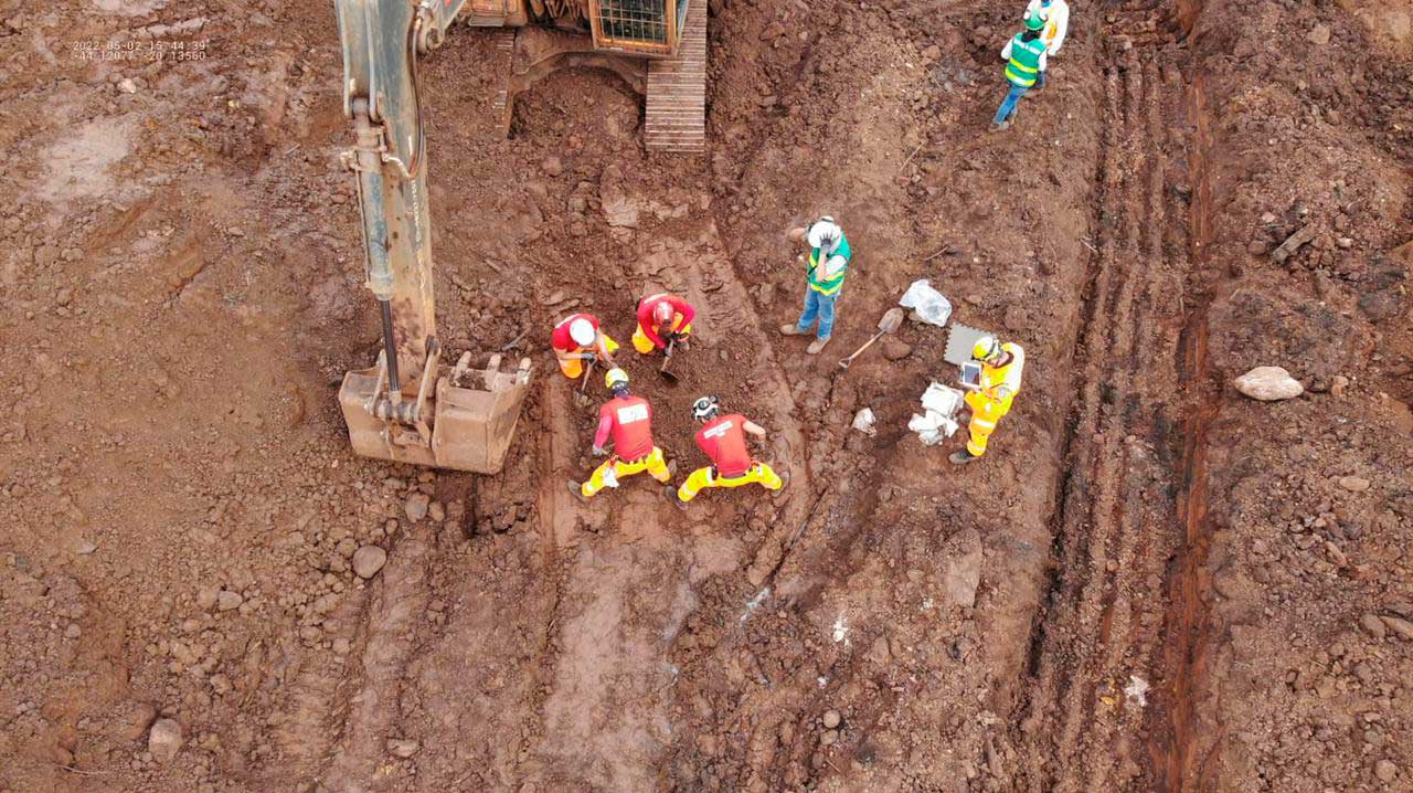 Corpo de Bombeiros presta homenagem às famílias de Brumadinho